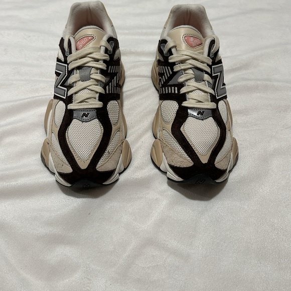 New Balance 9060 Men's Athletic Sneakers in Beige, Black, Cream - Picture 3 of 6